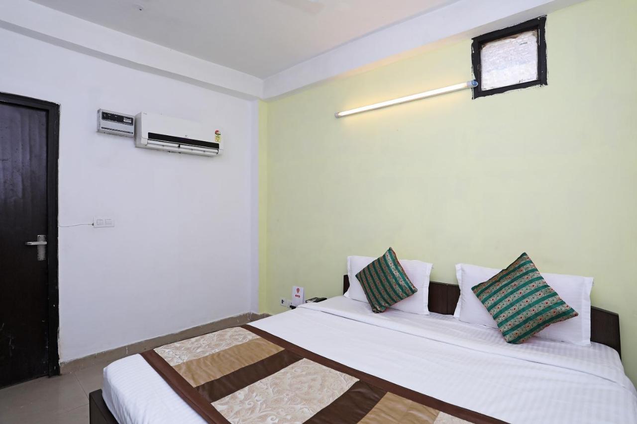 Oyo 11392 The Hotel Grand Hospitality Noida Exterior photo